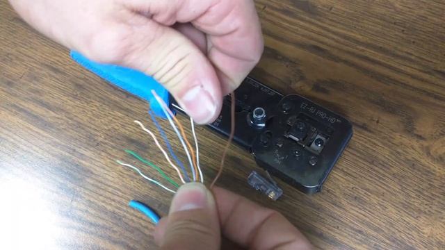 Crimping RJ-45 Male Connectors with the EZ-RJ PRO-HD Tool смотреть онлайн