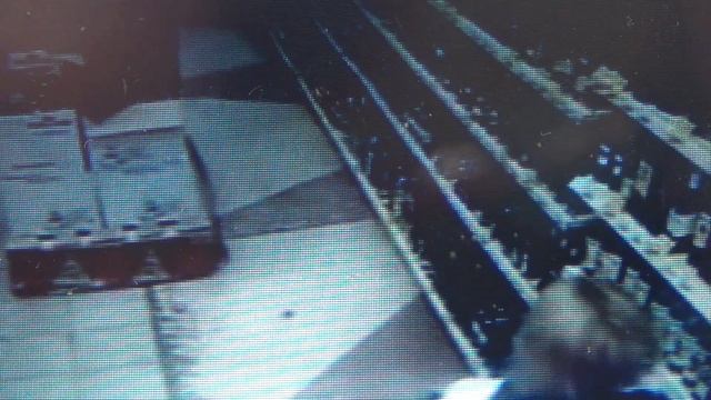 Разыскивается подозреваемая в совершении кражи товара из магазина смотреть онлайн