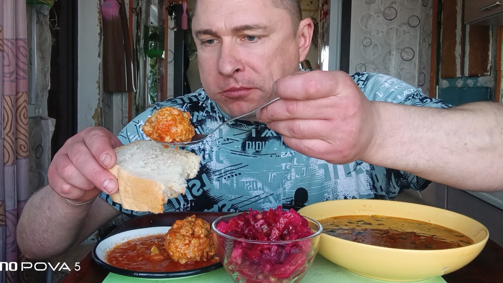 мукбанг/обжор/тефтели в томатном соусе,суп рассольник,винегрет/ смотреть онлайн