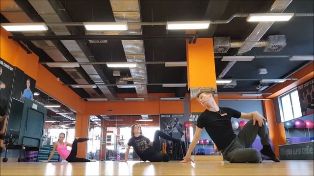 Стрип автор 10 04 19 1 смотреть онлайн