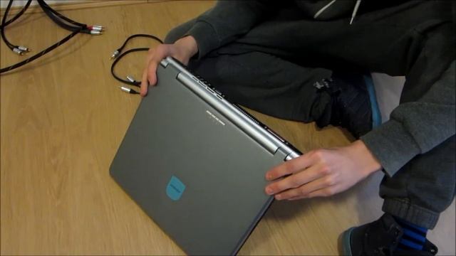 How to Connect your Laptop / PC to a TV - LoopsDirect.com смотреть онлайн