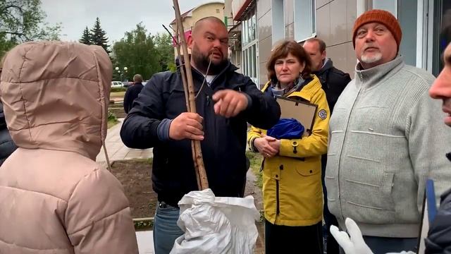 В Твери прошла акция по посадке каштана и шиповника смотреть онлайн