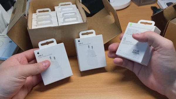 Официальная поставка Apple 20W adapter (ASBIS для стран СНГ)
