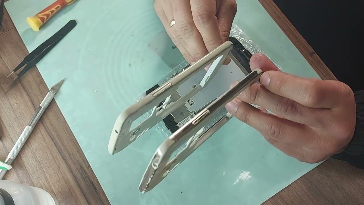 Как заменить дисплей на телефоне Samsung Galaxy Grand 2 SM-G7102 смотреть онлайн