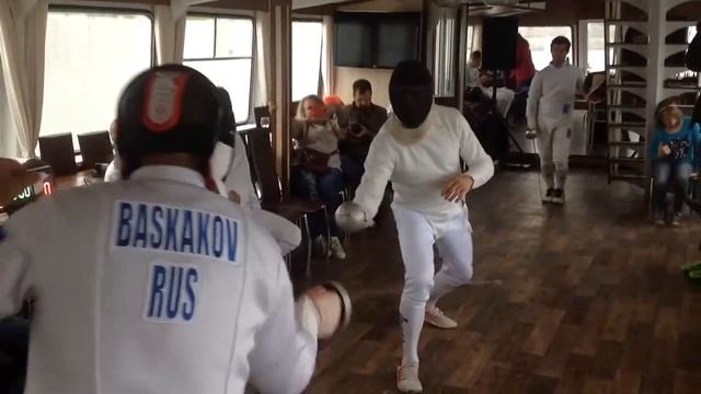 Фехтование на шпагах до двух очков. Бой 3. смотреть онлайн