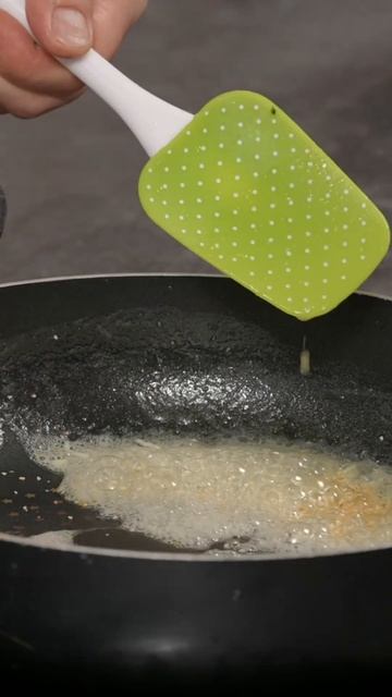 Как приготовить идеальное блюдо с морепродуктами: рецепт Вонголе в сливочном соусе с чесноком! смотреть онлайн