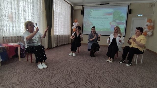 ложкари. попурри песен ВОВ для дошкольников.mp4 смотреть онлайн