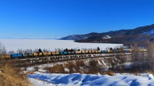 Грузовые поезда на фоне зимнего Байкала. Freight trains on the Trans–Siberian Railway (часть 35)