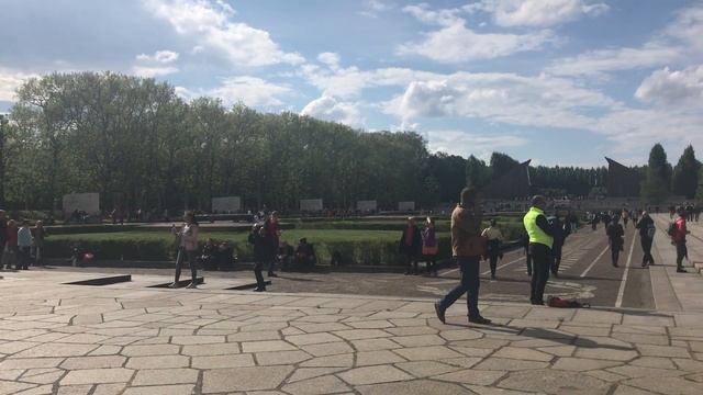 VLOG: День Победы в Берлине! 09.05.2019 смотреть онлайн