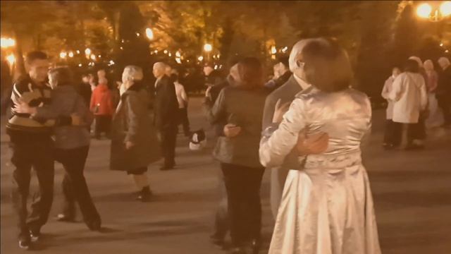 КАК БУДТО МЫ ОТКРЫЛИ КНИЖКУ НА САМОМ ИНТЕРЕСНОМ МЕСТЕ смотреть онлайн