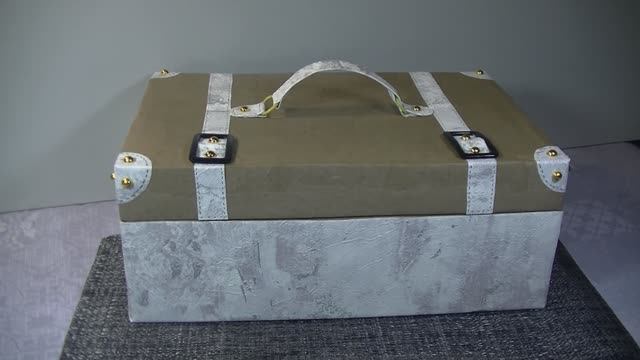 Создаем волшебный сундучок из картонной коробки . смотреть онлайн