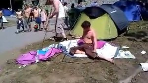 Пьяные ставят палатку