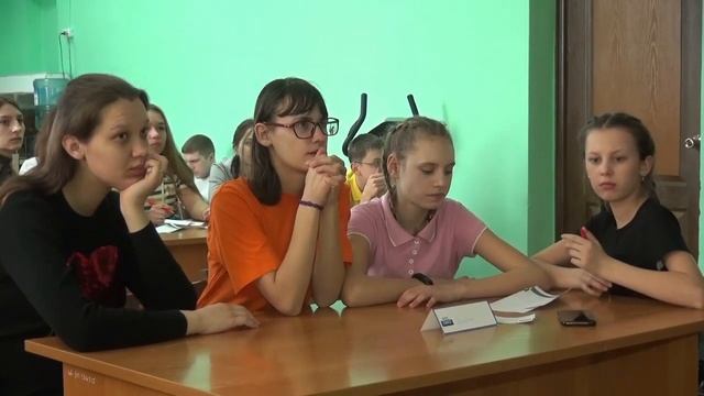 Февральский РосКвиз прошёл в ММЦ Игра посвящена Защитникам отечества Абан 20 02 2020 смотреть онлайн