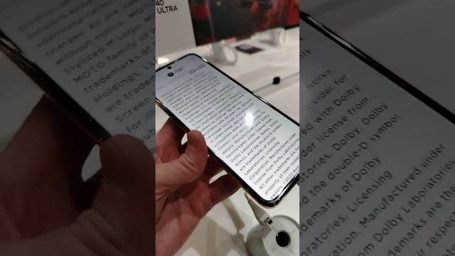 Motorola Razr 40 Ultra на MWC 2024 смотреть онлайн