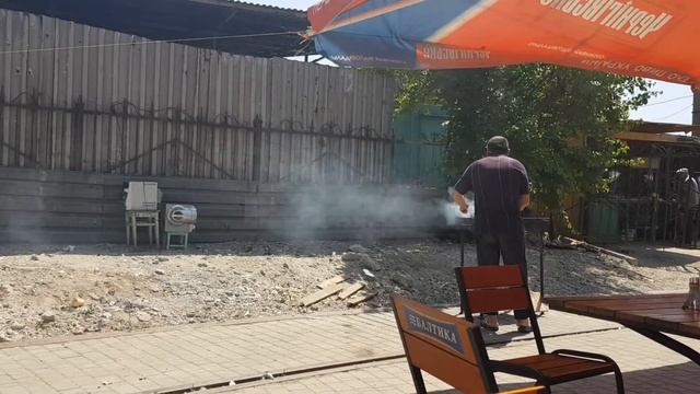 Шашлыки под открытым небом. Утренний рынок. Мариуполь смотреть онлайн
