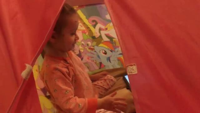 Видео 2018 12 13 палатка на диване смотреть онлайн