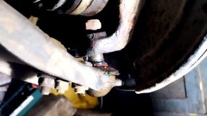 Рено Дастер.Замена пыльника шаровой опоры.