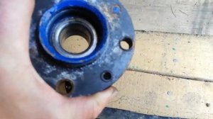 Меняю заднею ступицу.(сорвал резьбу) .^99^