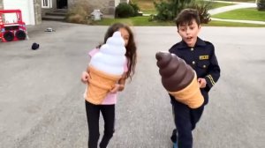 Хайди и Зидан покупают мороженое как полицейские