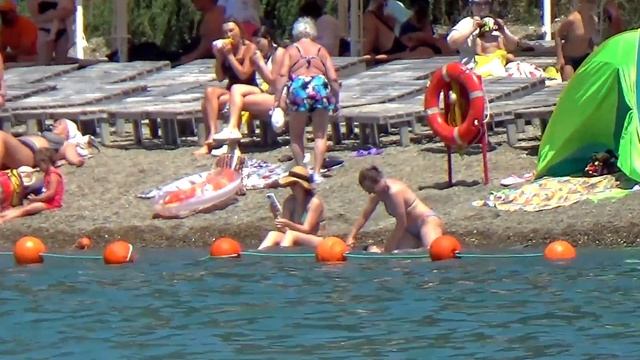 Анапа, солнце и море😎. Пляж «Высокий берег» сегодня. Без комментариев смотреть онлайн