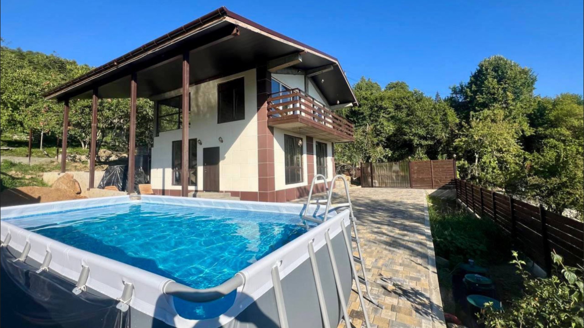 Дом за копейки в Сочи с бассейном в стиле шале в горах Сочи смотреть онлайн