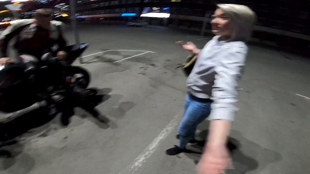 Красавица держалась до последнего:Девушка дрифтер?Мотосвидание. смотреть онлайн