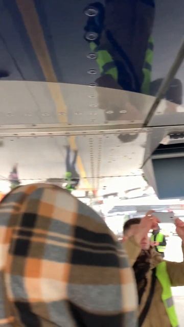 Греемся об самолет смотреть онлайн