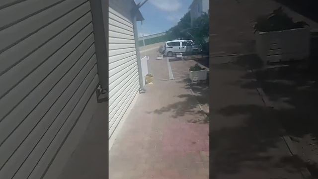 Кирилловка Горизонт. Спасаемся в бассейне от жары. смотреть онлайн