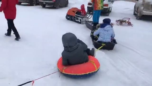 Новый год в Полушкино на ватрушках смотреть онлайн