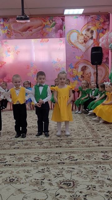 Арина рассказывает стих смотреть онлайн