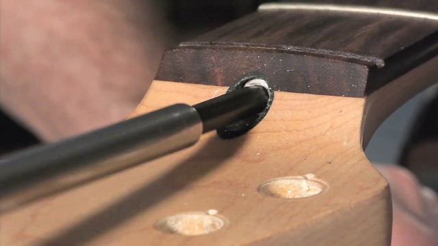 Gripper wrench vs. worn-out truss rod nut смотреть онлайн