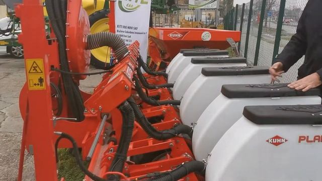 Podešavanje setvenih sekcija i dodatna oprema na Kuhn Planter sejalici смотреть онлайн