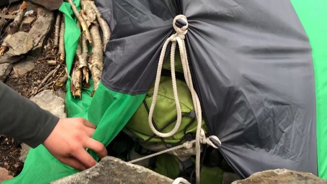 Забыли палатку? Ночевка в лесу на Кольском под тентом смотреть онлайн