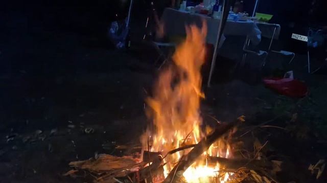 НОЧЬ С ПАЛАТКАМИ смотреть онлайн