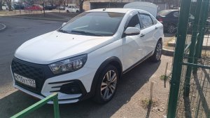 Накладки Веста Кросс, нюансы установки