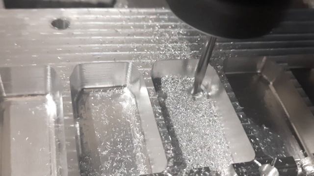 фрезеровка многоместной формы для фидерных кормушек съёмный груз смотреть онлайн