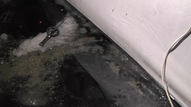 Морская ЩУКА! НОЧЁВКА на льду в палатке! ПОПЛАВЧАНКА в деле! смотреть онлайн