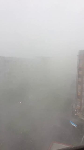 Сильный дождь и град во Владикавказе смотреть онлайн