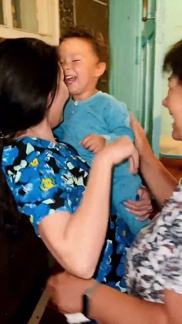 Наша долгожданная встреча с сыном, спустя 2 месяца у бабушки😝 смотреть онлайн