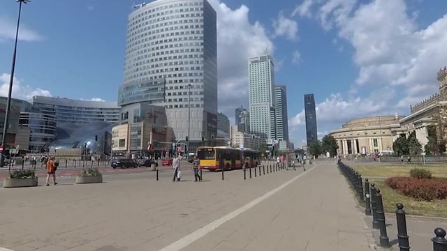 ПРОГУЛКА ПО ВАРШАВЕ / СОВЕТСКАЯ ВЫСОТКА В ВАРШАВЕ - ДВОРЕЦ КУЛЬТУРЫ И НАУКИ смотреть онлайн
