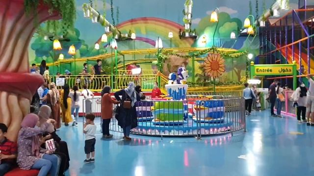 Teri Park в Алжире 🧸🪁🎡🎠 смотреть онлайн