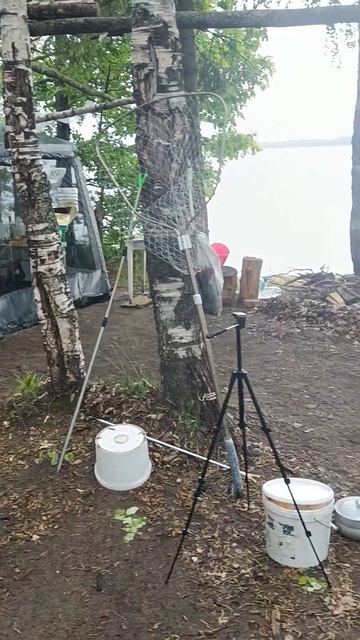 После дождика ждём поклевок #shorts шатёр выдержал первый дождик смотреть онлайн