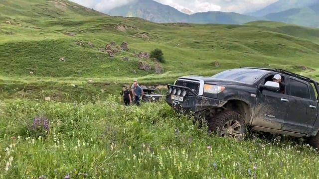 Гелик на бездорожье может, но не ВСЁ))) Спасаем ГЕЛЕНДВАГЕН.