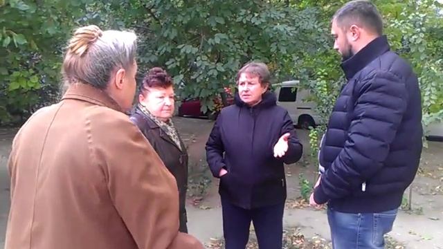 Пьяный двор и злосчастный столик 1 смотреть онлайн