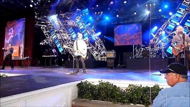 The Orchestra - Standin' In The Rain / Mr Blue Sky (live at Epcot) смотреть онлайн