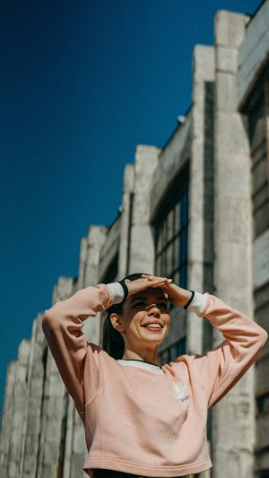 Не вставая с кровати: утренняя разминка, которая взбодрит тебя быстрее кофе ☕🔥