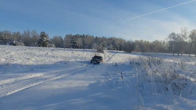 Зимняя поездка в лес на машине смотреть онлайн