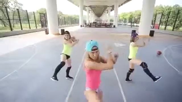 Серебро танцуют тверк смотреть онлайн