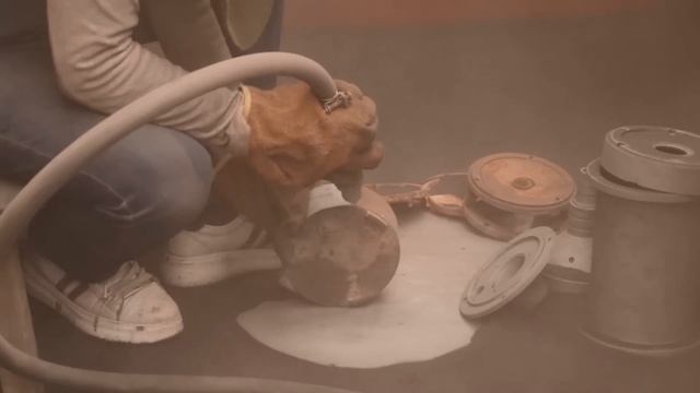 💡Genius girl helped the butcher repair the water pump, show amazing skills！ смотреть онлайн