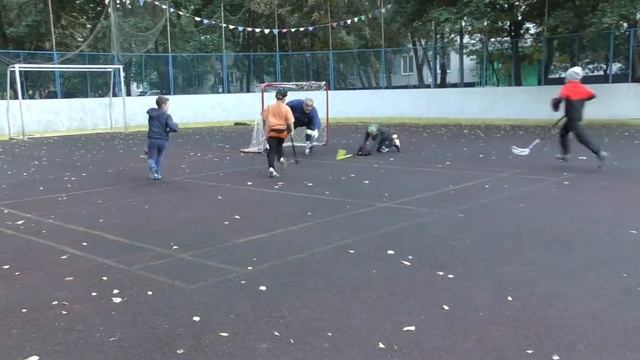 Москва 2017, фролбол - дети. Саша Макляев 8 лет. Отличный защитник и в нападении. смотреть онлайн